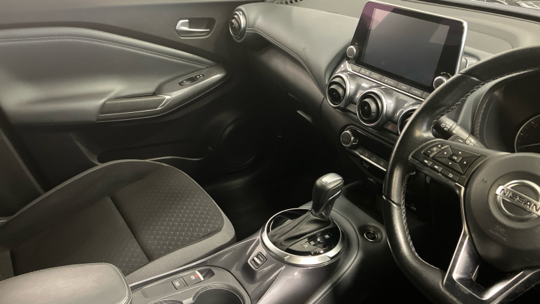 Nissan Juke 1.0 DiG-T N-Connecta 5dr DCT Petrol Hatchback